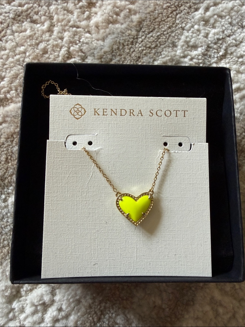 Kendra Scott Neon Lime Heart Pendant Necklace - Gold plated